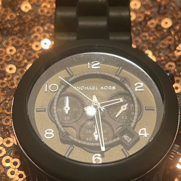 Michael kors runway watch stainless steel with camouflage silicone band. - Picture 3 of 7
